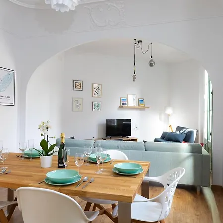 Modernist Family Barcelona Apartment Exterior photo