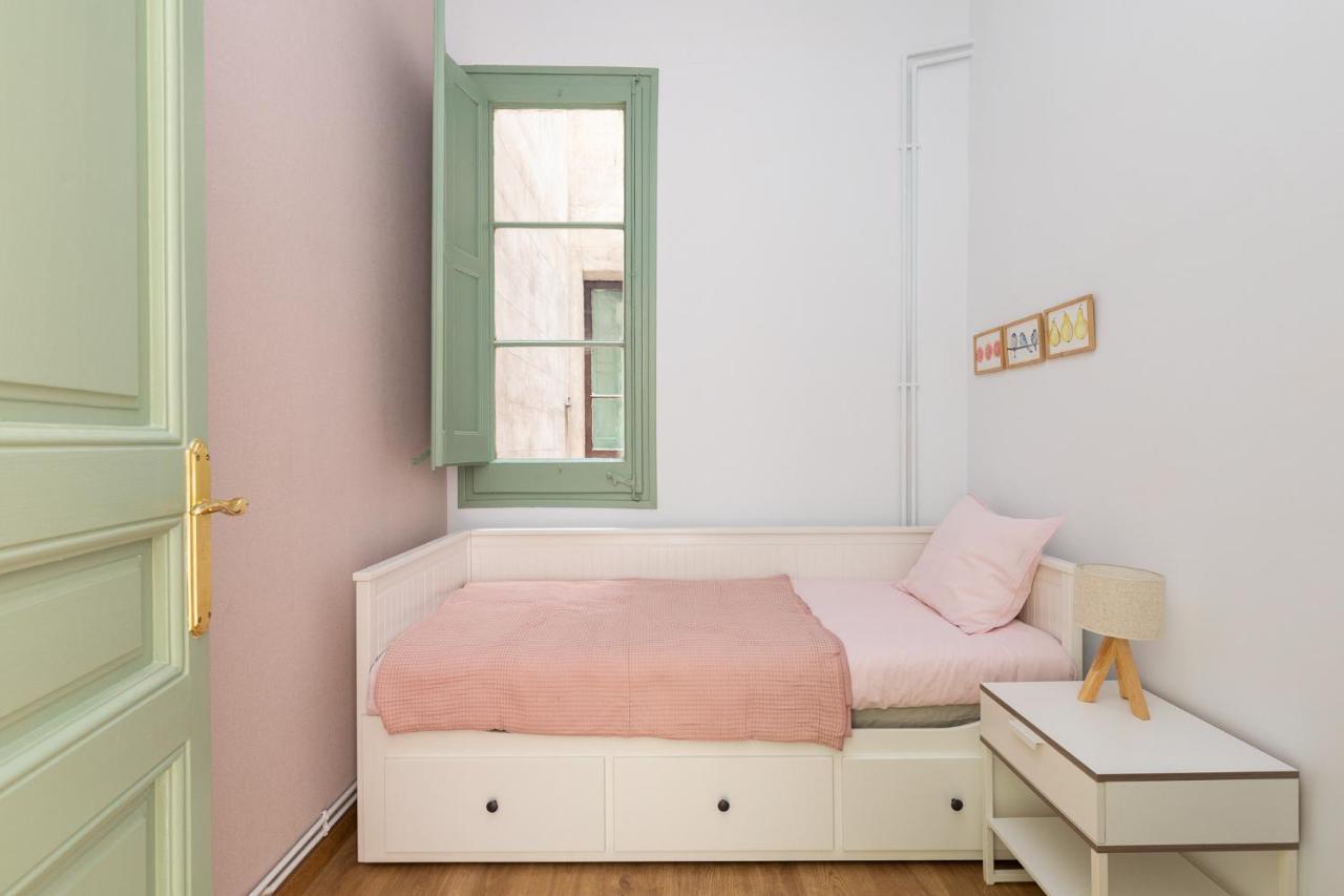 Modernist Family Apartment